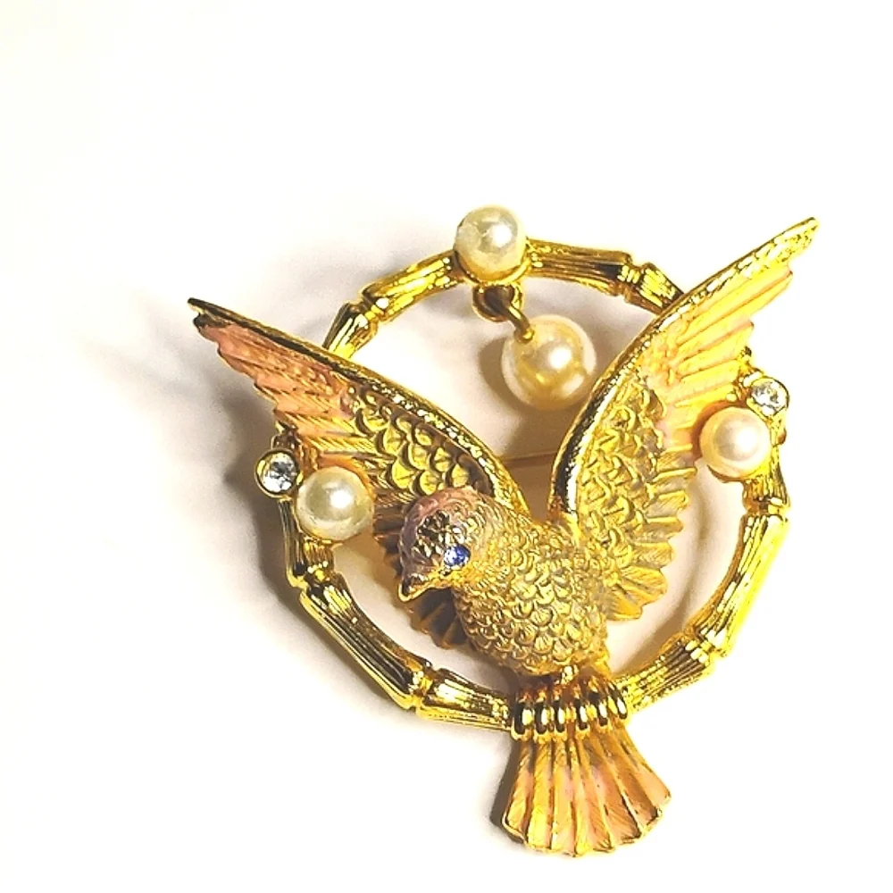 Signed Joan Rivers Peace Dove Brooch Simulated Peals &‎ Rhinestones 18K GP - Picture 2 of 7